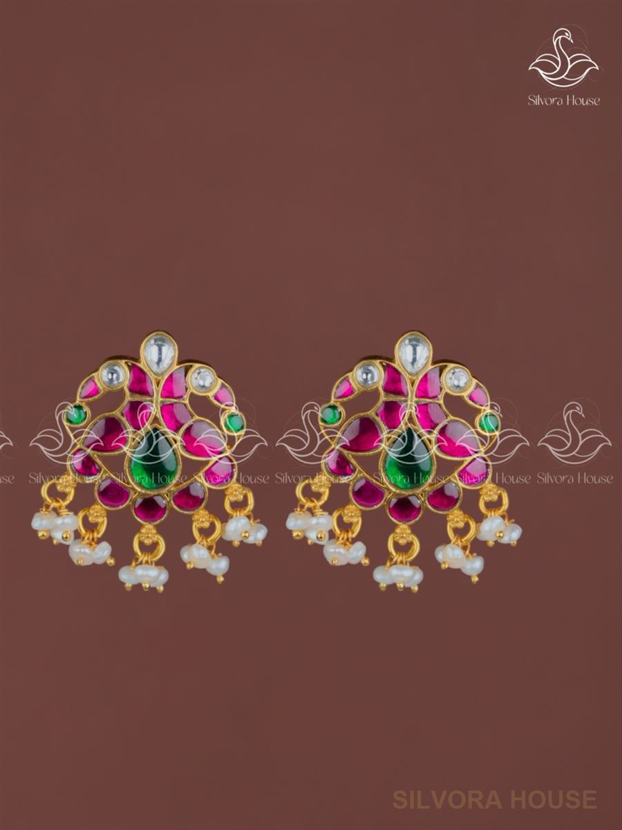 Arunika 925 Silver Kundan Pearl Studs